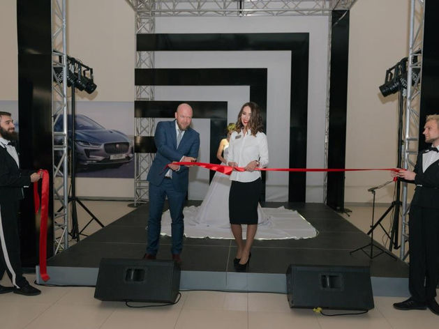 ААА Моторс открыла в центре Ростова обновленный дилерский центр Jaguar Land Rover
